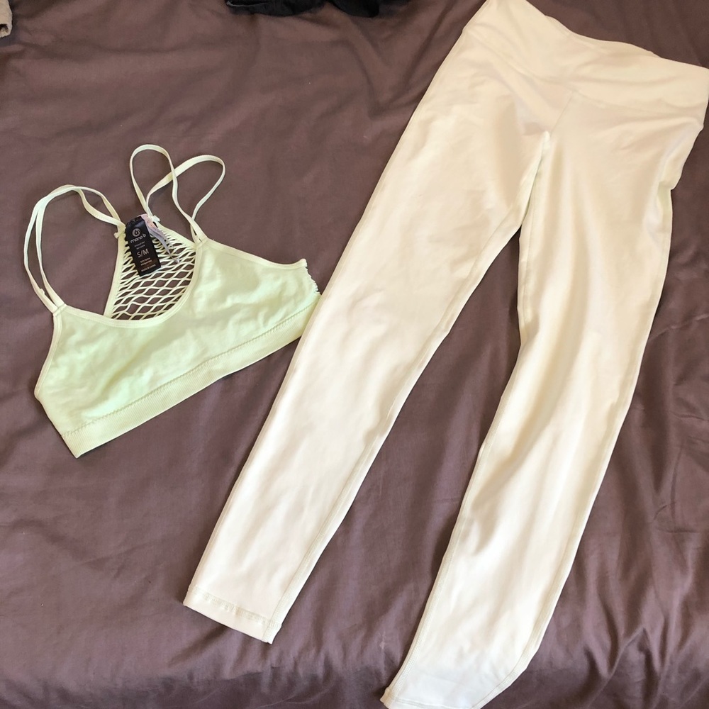 Light green two piece workout set - Picture 5 of 7